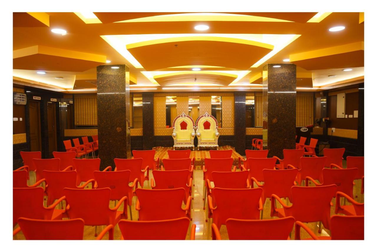 Hotel Sr Tiruchendur Thiruchendur Bagian luar foto