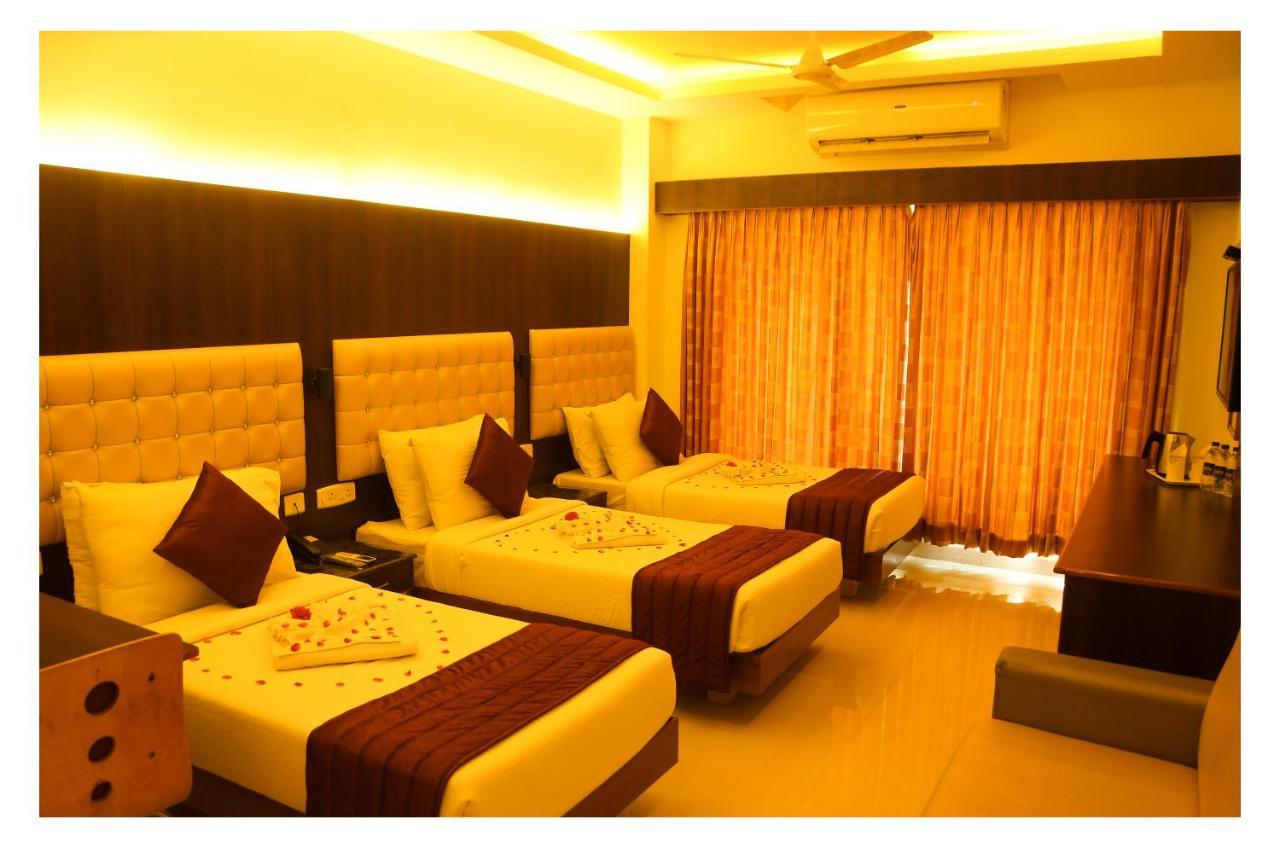 Hotel Sr Tiruchendur Thiruchendur Bagian luar foto