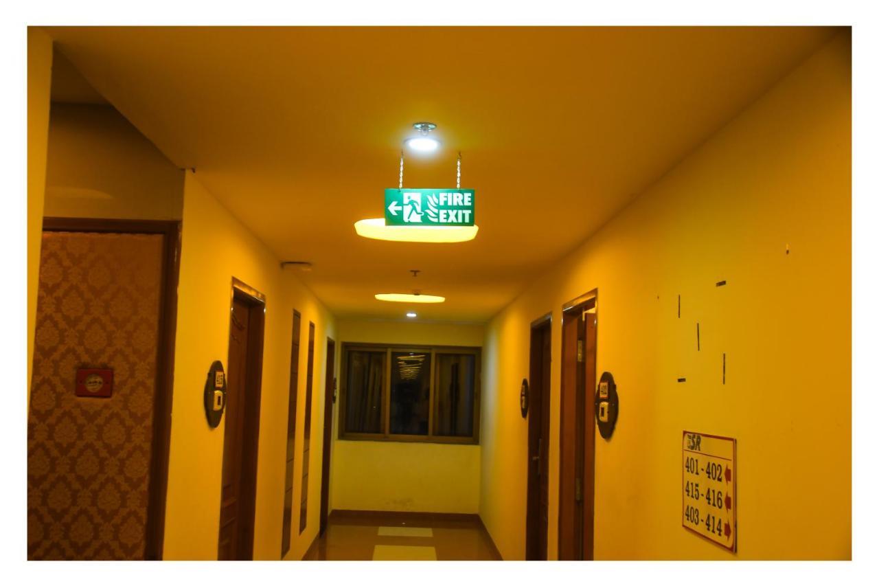 Hotel Sr Tiruchendur Thiruchendur Bagian luar foto
