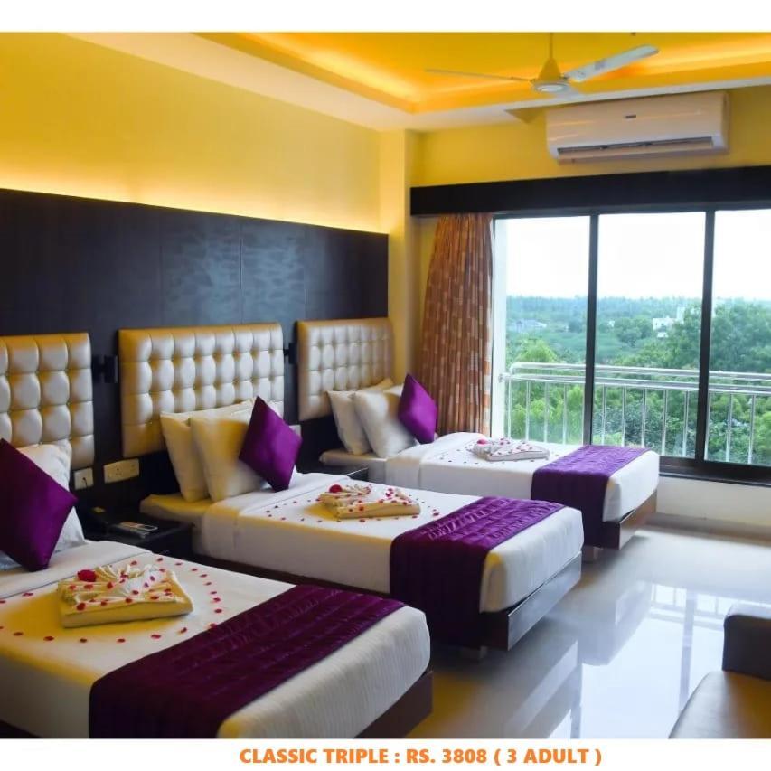 Hotel Sr Tiruchendur Thiruchendur Bagian luar foto